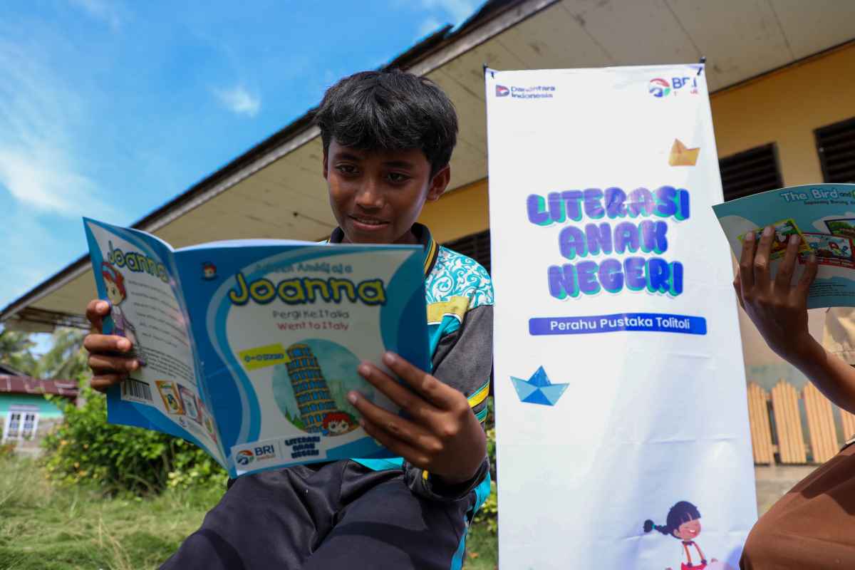 Salurkan Perahu Literasi, BRI Peduli Dongkrak Kualitas Pendidikan di Wilayah Pesisir Tolitoli Salurkan Perahu Literasi, BRI Peduli Dongkrak Kualitas Pendidikan di Wilayah Pesisir Tolitoli