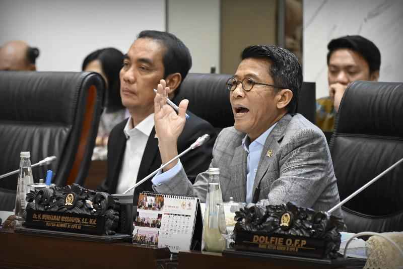Komisi XI DPR Harap Menkeu Purbaya Perbaiki Komunikasi Politik dan Bangun Tim Ekonomi Solid Komisi XI DPR Harap Menkeu Purbaya Perbaiki Komunikasi Politik dan Bangun Tim Ekonomi Solid