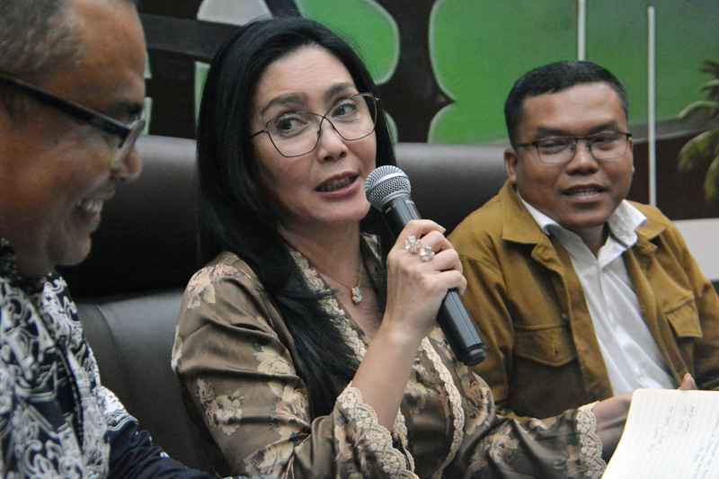 Diskusi Thema "Pengesahan RUU BUMN Harapkan Percepat Kemajuan Ekonomi Nasional" Diskusi Thema "Pengesahan RUU BUMN Harapkan Percepat Kemajuan Ekonomi Nasional"