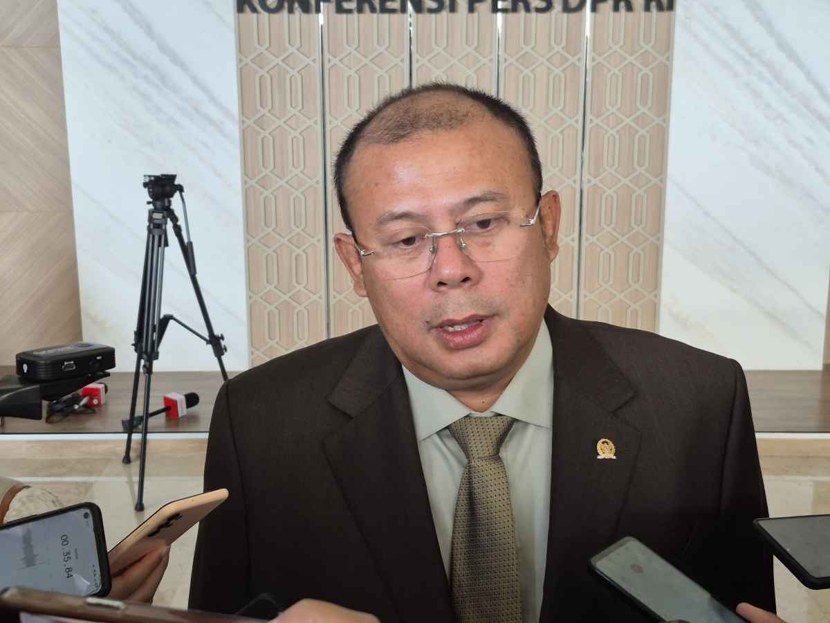 Tiga Rekomendasi DPR RI Terkait Trans7: Penghentian Sementara, Evaluasi Hak Siar, dan Sanksi Pemerintah Tiga Rekomendasi DPR RI Terkait Trans7: Penghentian Sementara, Evaluasi Hak Siar, dan Sanksi Pemerintah