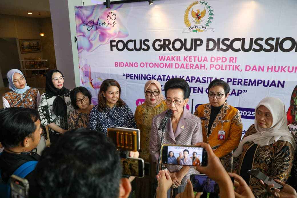 GKR Hemas Ajak Perempuan Jadi Subjek Perubahan dalam Pembangunan Daerah GKR Hemas Ajak Perempuan Jadi Subjek Perubahan dalam Pembangunan Daerah