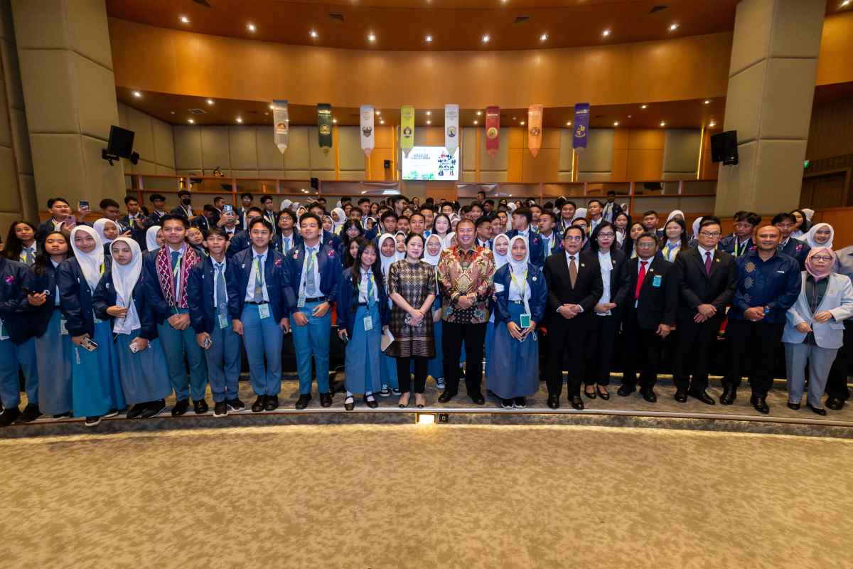 Buka Simulasi Sidang Parlemen Remaja 2025, Puan Ungkap Dinamika Politik di DPR ke Calon-calon Wakil Rakyat
