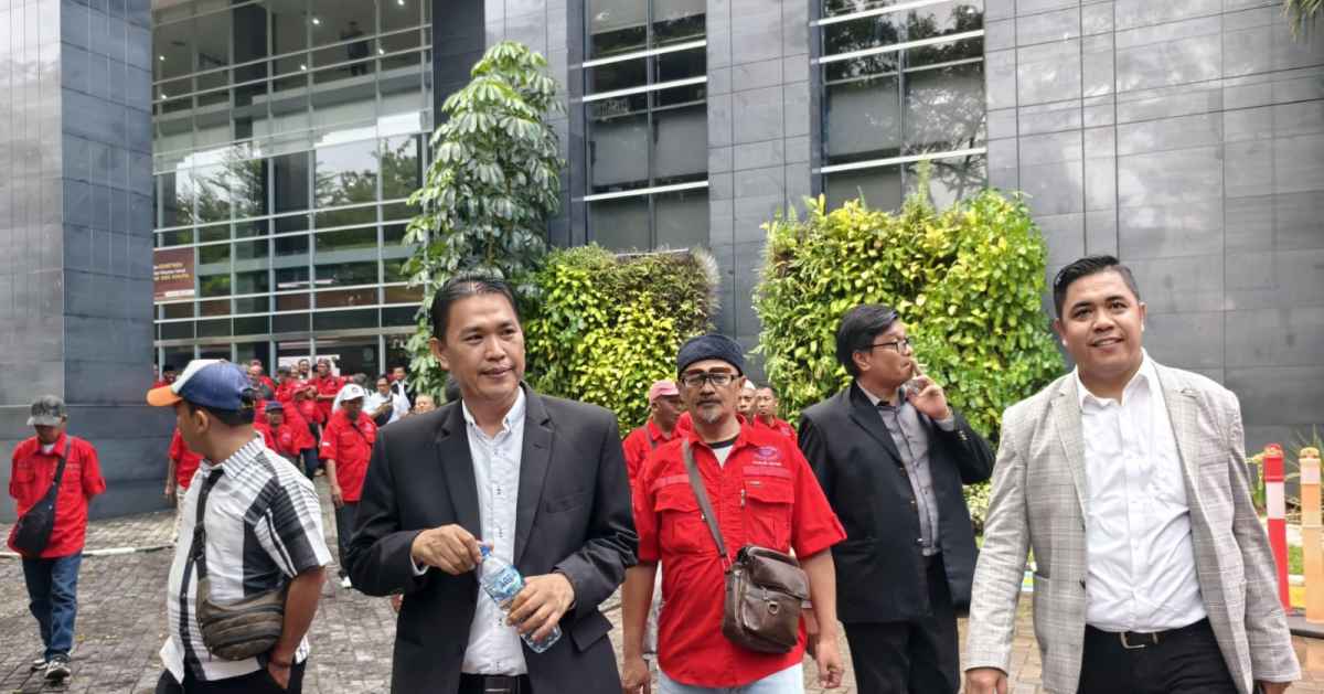 Kuasa Hukum Minta Purbaya Hadiri Sidang Lanjutan Gugatan Eks Karyawan Kertas Leces Vs Menkeu Kuasa Hukum Minta Purbaya Hadiri Sidang Lanjutan Gugatan Eks Karyawan Kertas Leces Vs Menkeu