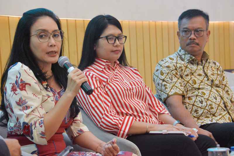 Dialektika Demokrasi Tema “Optimalisasi Perlindungan Jaminan Kesehatan bagi Insan Pers” Dialektika Demokrasi Tema “Optimalisasi Perlindungan Jaminan Kesehatan bagi Insan Pers”