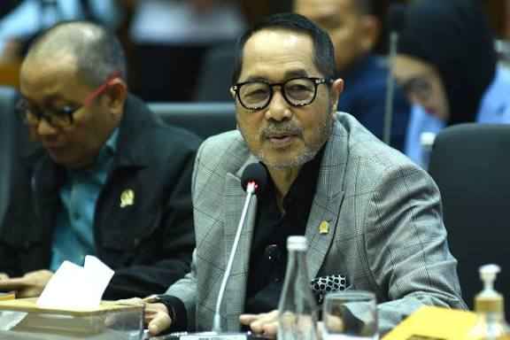 Firman Soebagyo: BPIP Tidak Harus Disetarakan dengan Kementerian Firman Soebagyo: BPIP Tidak Harus Disetarakan dengan Kementerian