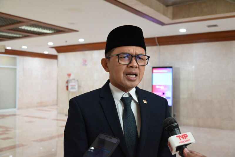 Maman Imanul Haq Komisi VIII DPR Dorong Realisasi Kampung Haji untuk Efisiensi Sistem dan Peningkatan Layanan Maman Imanul Haq Komisi VIII DPR Dorong Realisasi Kampung Haji untuk Efisiensi Sistem dan Peningkatan Layanan
