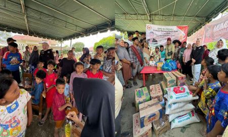 Kunjungi Warga Gampong Kuala Ceurape, Senator Darwati Minta Fokus Pada Anak-Anak Korban Banjir