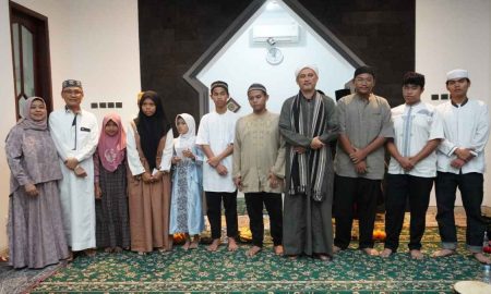 HUT 30 Tahun Pernikahan: Aqil Irham Tebar Kasih Sayang dan Doa Korban Bencana Alam Sumatera