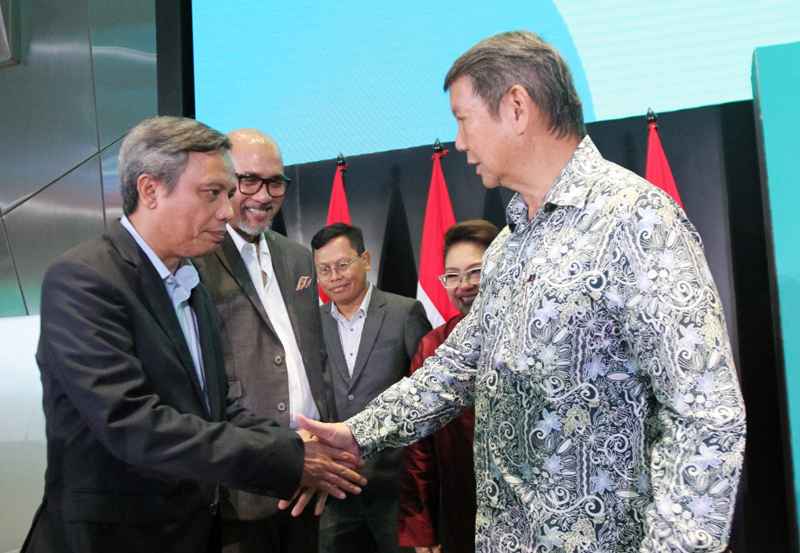 Dirut BTN Raih Penghargaan Inspirational Figure in Environmental and Social Sustainability Dirut BTN Raih Penghargaan Inspirational Figure in Environmental and Social Sustainability