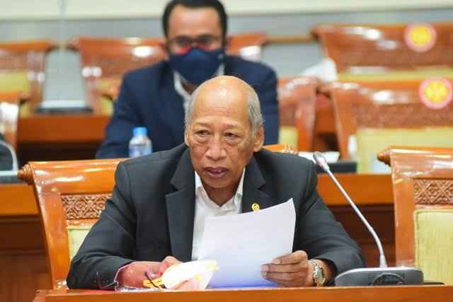 DPR: Penggunaan Bahasa Asing dalam Kontrak Internasional Tidak Batalkan Keabsahan Perjanjian