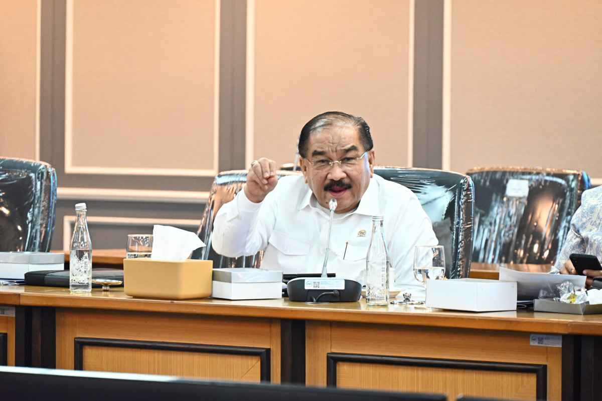 DPR Minta Pemerintah Jangan Diam dengan Antrean Panjang BBM di Sumbar Akibat Banjir! DPR Minta Pemerintah Jangan Diam dengan Antrean Panjang BBM di Sumbar Akibat Banjir!