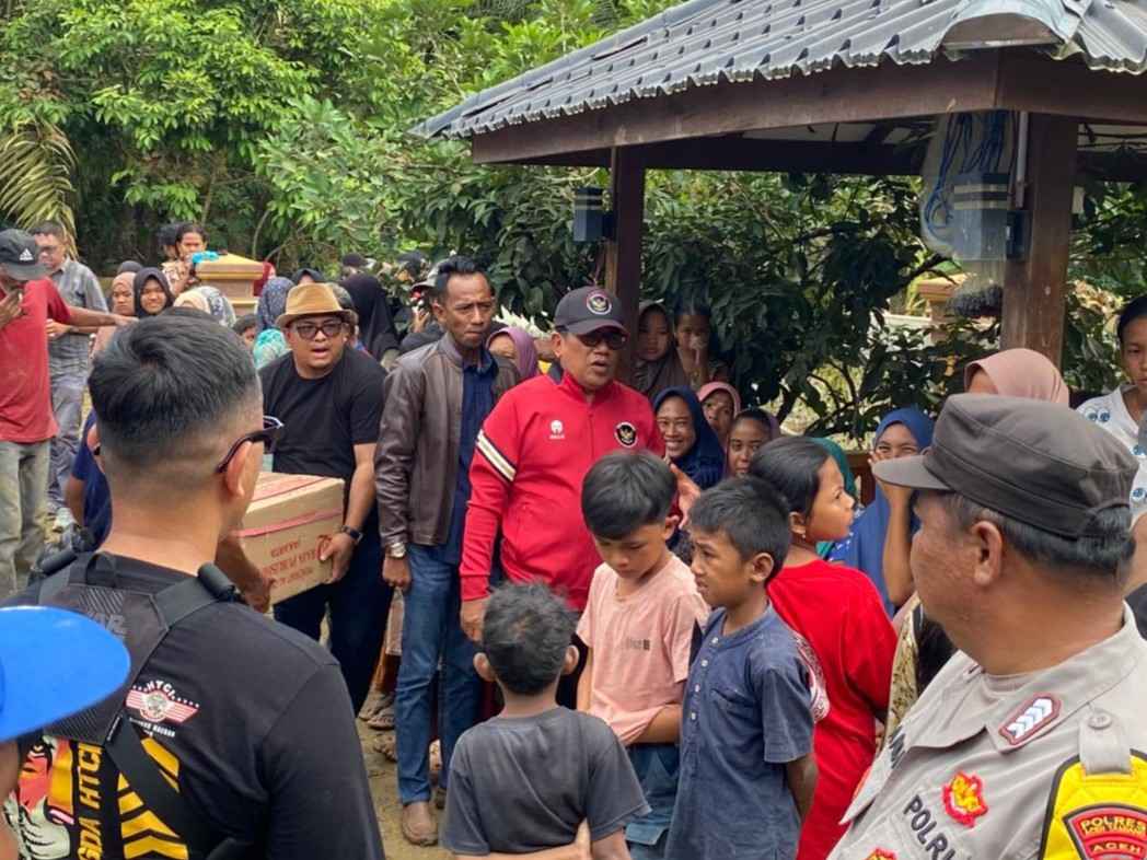 Muslim Ayub Komisi XIII DPR Tekankan Kerja Cepat dan Tepat dalam Penanganan Bencana Aceh Muslim Ayub Komisi XIII DPR Tekankan Kerja Cepat dan Tepat dalam Penanganan Bencana Aceh