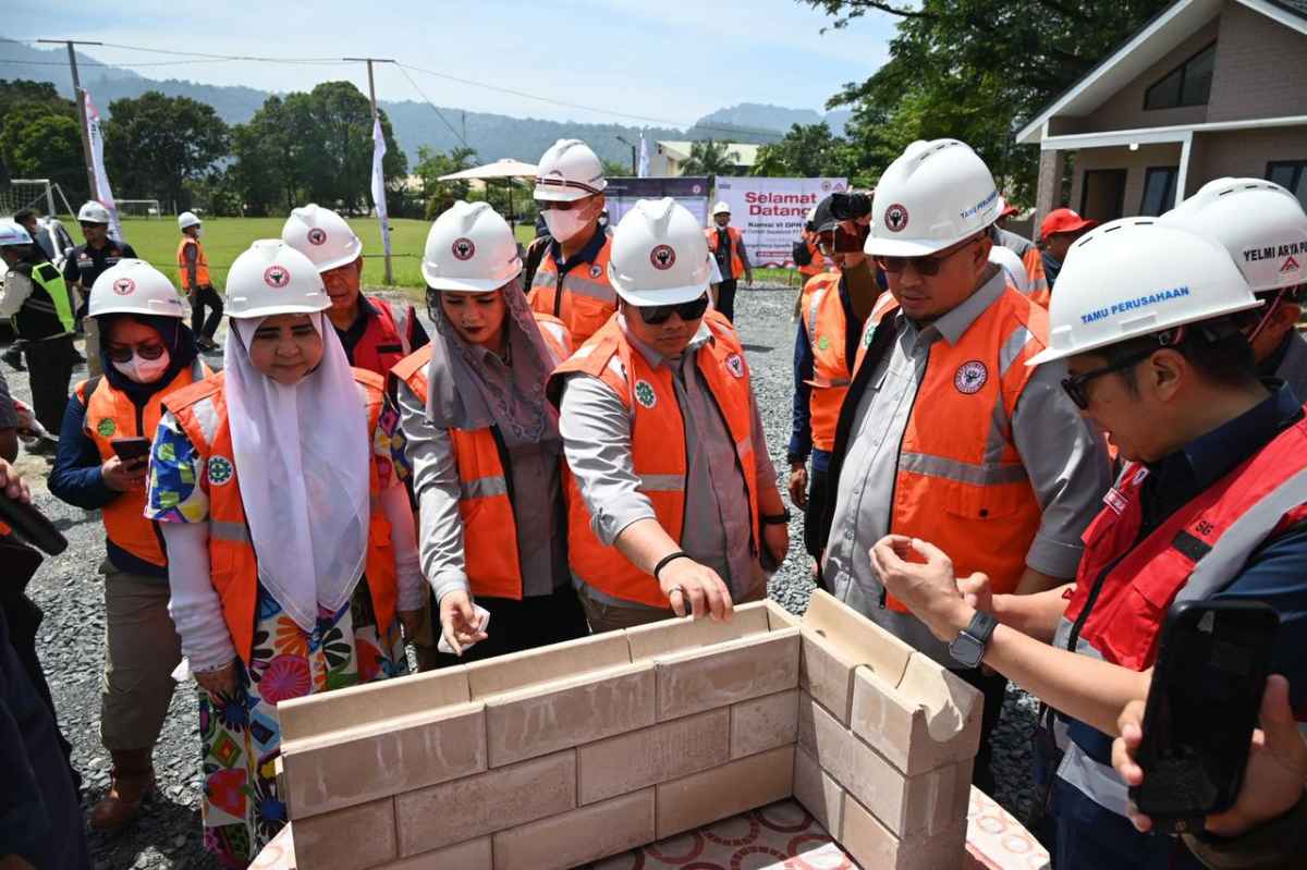 Komisi VI DPR Pastikan Huntara di Batang Anai Kota Padang Berjalan Baik