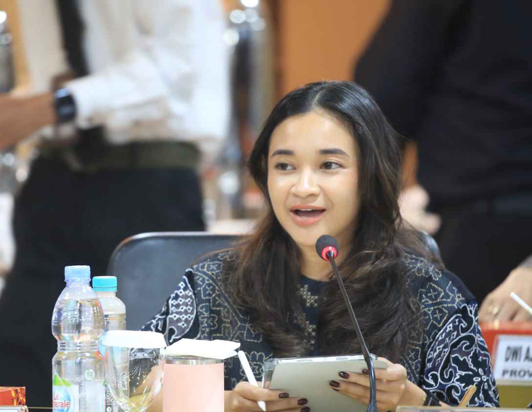 Bentuk KDMP Gunakan Dana Desa, Senator Yashinta: Kades Tertekan, Jangan Sampai Bebani Desa Bentuk KDMP Gunakan Dana Desa, Senator Yashinta: Kades Tertekan, Jangan Sampai Bebani Desa
