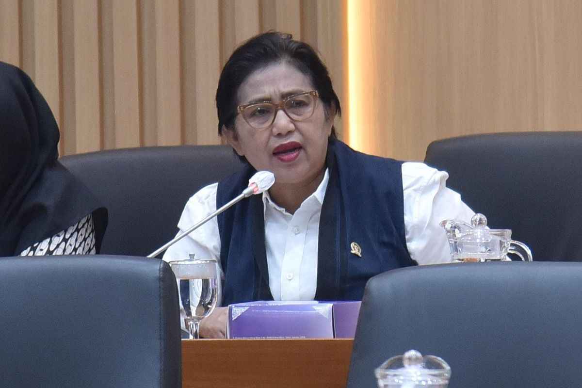 DPR Tegaskan THR Wajib Dibayar Paling Lambat Dua Minggu Sebelum Hari Raya DPR Tegaskan THR Wajib Dibayar Paling Lambat Dua Minggu Sebelum Hari Raya