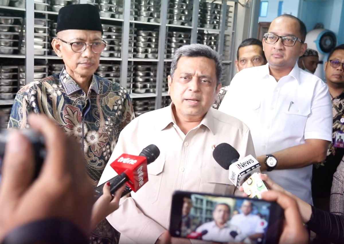 2.340 SPPG Sudah Bersertifikat Halal, Kepala BPJPH Terus Perkuat Program MBG 2.340 SPPG Sudah Bersertifikat Halal, Kepala BPJPH Terus Perkuat Program MBG