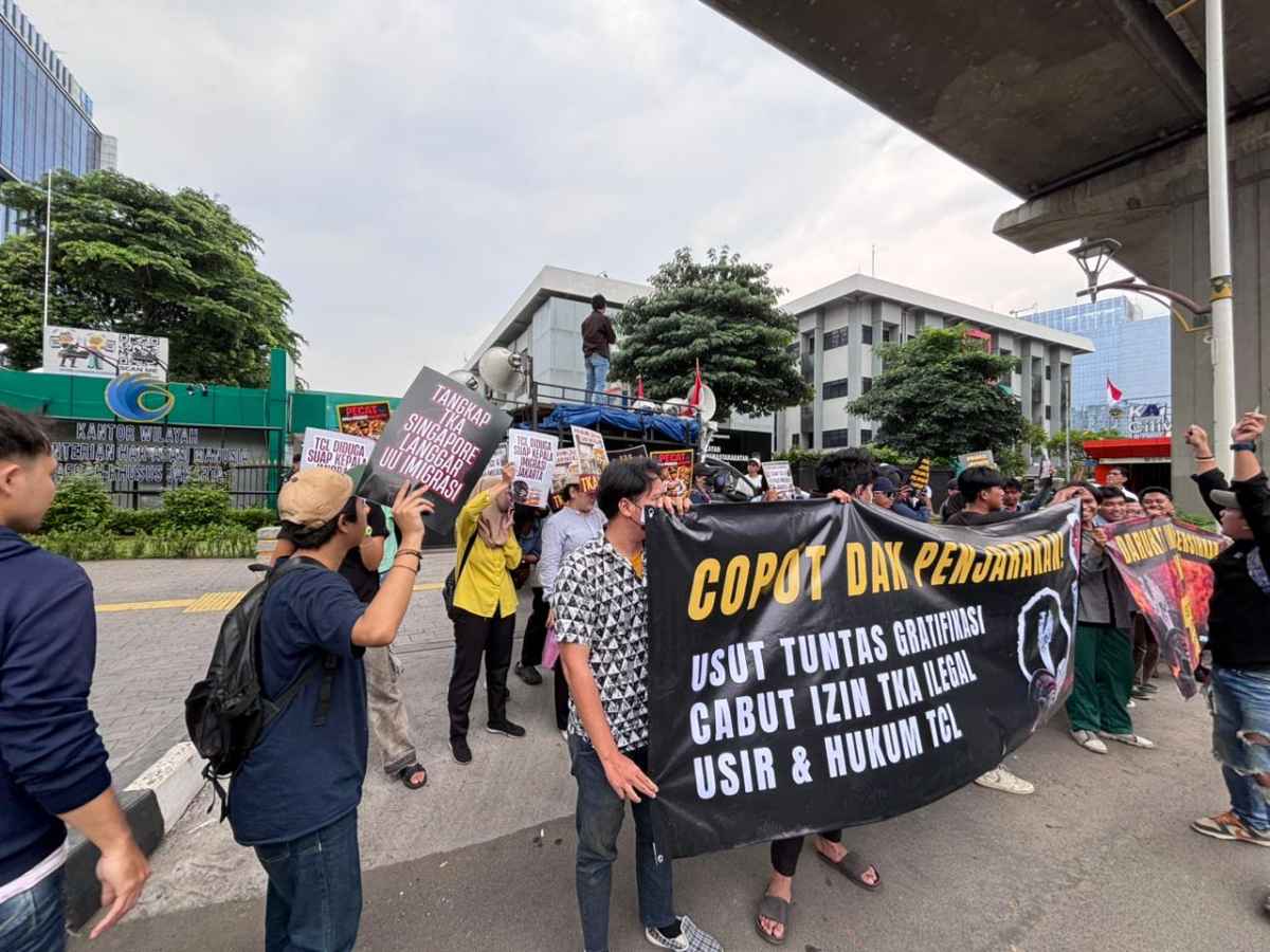 Geruduk Imigrasi dan KPK, Massa PPK Laporkan Dugaan Suap dalam kasus TKA Singapura TCL di Imigrasi