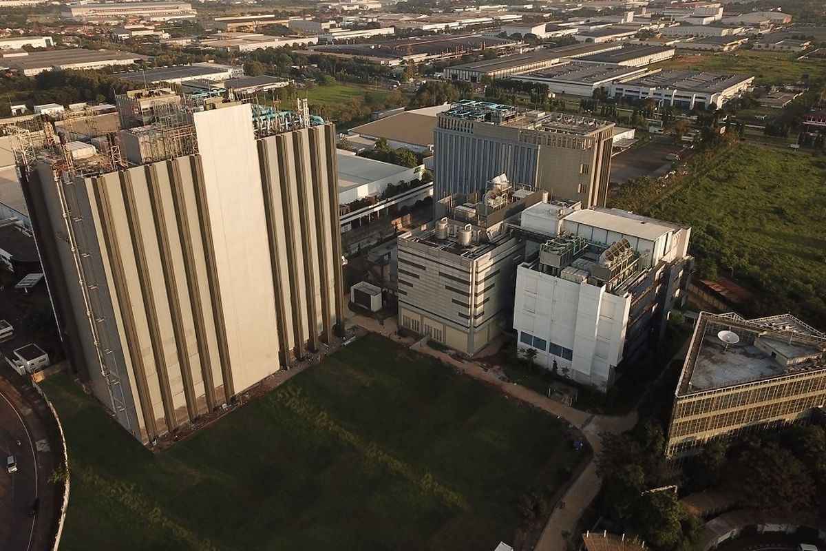 DCII Targetkan Data Center E2 Surabaya Beroperasi Semester I 2026 DCII Targetkan Data Center E2 Surabaya Beroperasi Semester I 2026