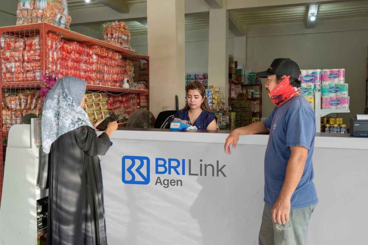 Perkuat Ekonomi Kerakyatan, BRILink Agen “Rieche Endah” Permudah Transaksi Perbankan Warga Sumbawa Perkuat Ekonomi Kerakyatan, BRILink Agen “Rieche Endah” Permudah Transaksi Perbankan Warga Sumbawa