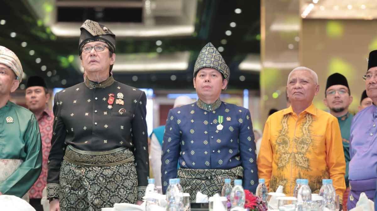 Hadiri Halal Bi Halal ISMI, Ketua DPD RI Sultan: Kaum Intelektual Melayu Mulai Bangkit Hadiri Halal Bi Halal ISMI, Ketua DPD RI Sultan: Kaum Intelektual Melayu Mulai Bangkit