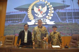Dialektika Demokrasi "Memperkuat Kedaulatan Bangsa di Era Dinamika Persaingan Global"