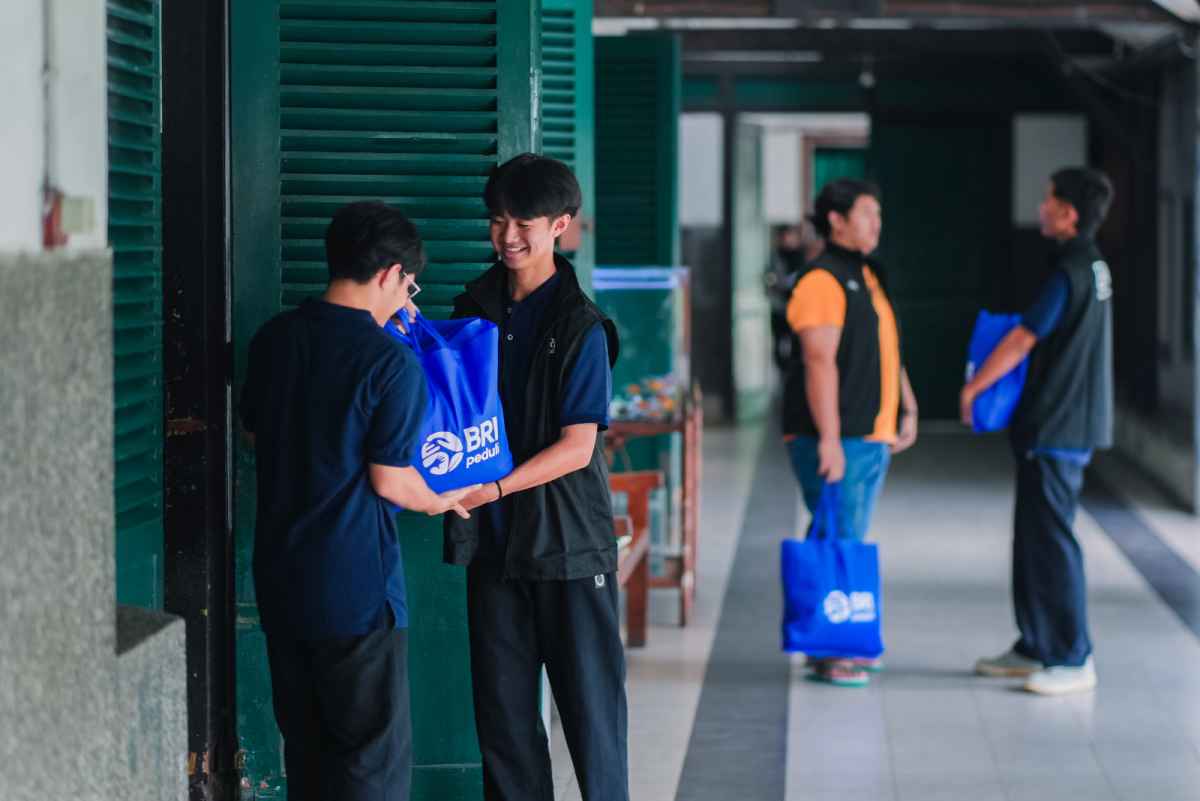 Maknai Paskah 2026, BRI Peduli Tebarkan Kasih dan Kepedulian melalui Penyaluran 10.050 Paket Sembako bagi Umat Nasrani Maknai Paskah 2026, BRI Peduli Tebarkan Kasih dan Kepedulian melalui Penyaluran 10.050 Paket Sembako bagi Umat Nasrani