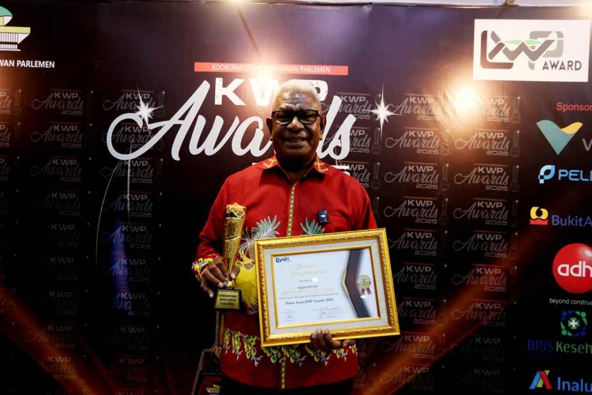 Fokus Inovasi dan Kesejahteraan, Bupati Mimika Johannes Rettob Raih KWP Award 2026