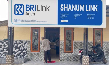 Dampak Holding Ultra Mikro, Perempuan Ini Makin Produktif dan Cuan Lewat BRILink Agen Mekaar