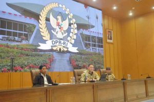 Dialektika Demokrasi "Memperkuat Kedaulatan Bangsa di Era Dinamika Persaingan Global"