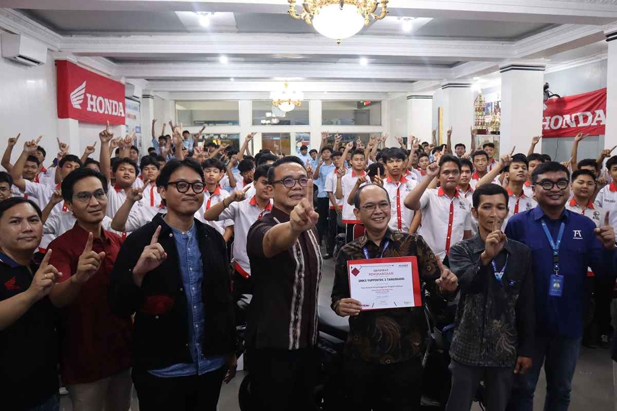 WMS-AHM Transfer Ilmu Teknologi Honda Vario 125 Street untuk Siswa SMK Yuppentek 2 WMS-AHM Transfer Ilmu Teknologi Honda Vario 125 Street untuk Siswa SMK Yuppentek 2