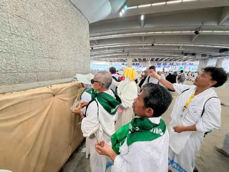 Rasa Haru Rieke Diah Pitaloka Timwas DPR Lihat Jemaah Haji Indonesia Tetap Kuat Lempar Jumrah Rasa Haru Rieke Diah Pitaloka Timwas DPR Lihat Jemaah Haji Indonesia Tetap Kuat Lempar Jumrah