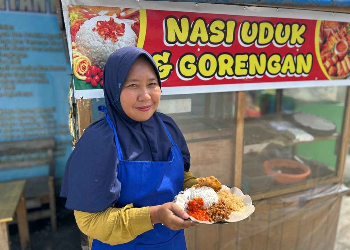 Holding UMi Pacu Kesejahteraan, Perempuan Asal Lampung Sukses Kembangkan Usaha Lewat BRILink Agen Holding UMi Pacu Kesejahteraan, Perempuan Asal Lampung Sukses Kembangkan Usaha Lewat BRILink Agen