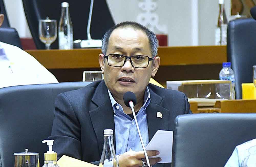 May Day 2026: DPR Desak Realisasi Janji Presiden Turunkan Potongan Ojol 10 Persen May Day 2026: DPR Desak Realisasi Janji Presiden Turunkan Potongan Ojol 10 Persen