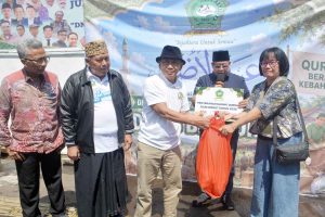 DNIKS Bagikan Daging Kurban Kepada Masyarakat Prasejahtera dan Disabilitas
