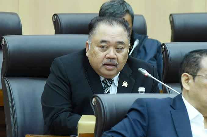 Komisi XII DPR: Waspadai Risiko Sentralisasi Kekuasaan Ekonomidalam Pembentukan PT Danantara Sumber Daya Indonesia! Komisi XII DPR: Waspadai Risiko Sentralisasi Kekuasaan Ekonomidalam Pembentukan PT Danantara Sumber Daya Indonesia!