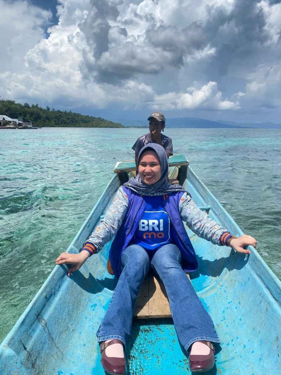 Menerjang Ombak dari Pulau ke Pulau, Dedikasi Mantri Perempuan BRI Menjaga Akses Keuangan di Wilayah Kepulauan Sulawesi Tengah