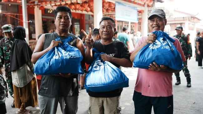 Menebar Kasih dan Kepedulian di Hari Raya Waisak 2026, BRI Salurkan Bantuan 1000 Paket Sembako bagi Umat Buddha Menebar Kasih dan Kepedulian di Hari Raya Waisak 2026, BRI Salurkan Bantuan 1000 Paket Sembako bagi Umat Buddha