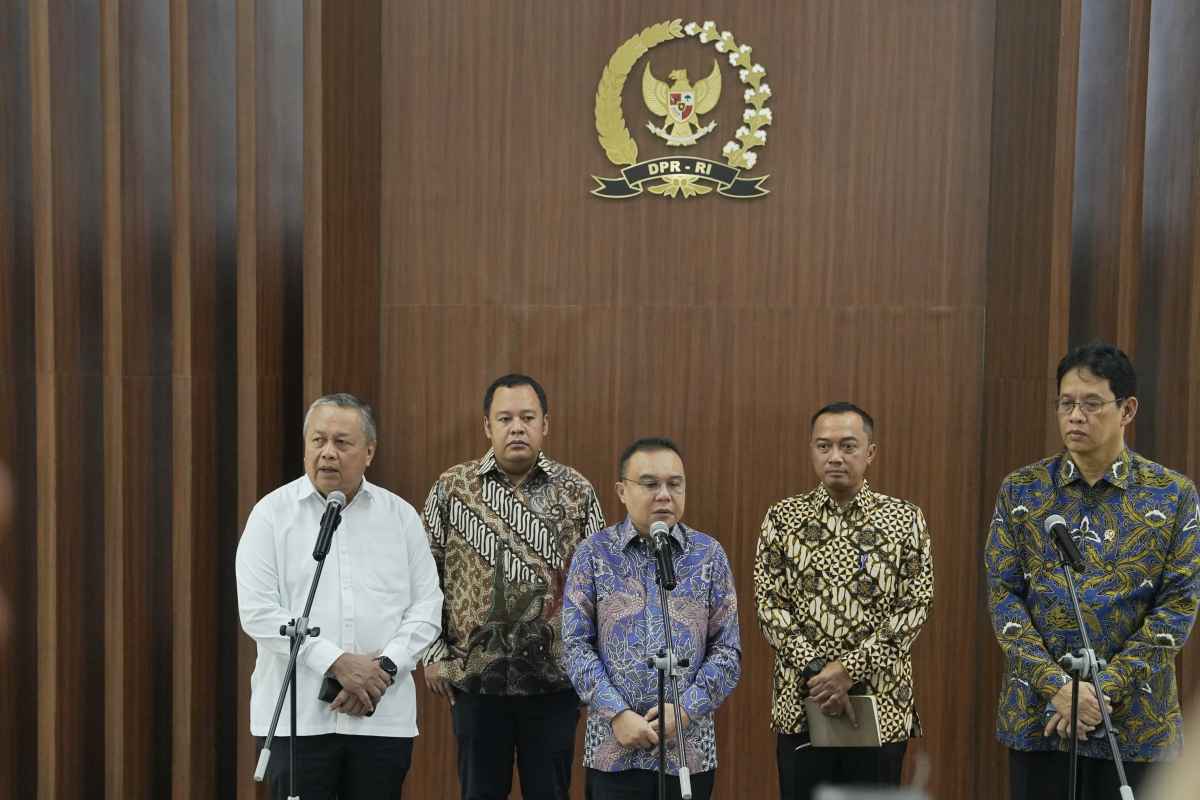 DPR RI Perkuat Sinergi Fiskal dan Moneter untuk Jaga Stabilitas Ekonomi Nasional DPR RI Perkuat Sinergi Fiskal dan Moneter untuk Jaga Stabilitas Ekonomi Nasional