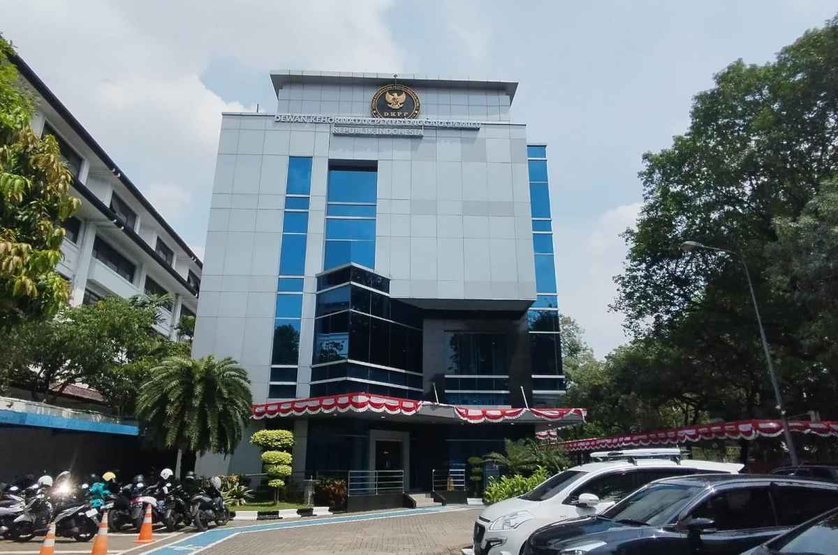 DKPP Dituding Terapkan Standar Ganda dalam Penegakan Kode Etik DKPP Dituding Terapkan Standar Ganda dalam Penegakan Kode Etik