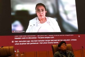 Dialektika Demokrasi dengan tema "Rencana Damai AS-Iran, dan Dampaknya Terhadap Negara Asia Termasuk Indonesia"