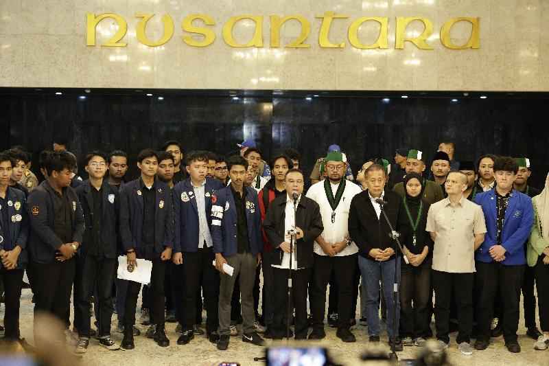 Tindak Lanjuti Aspirasi Guru Honorer, Waka DPR: Revisi UU Jadi Langkah Nyata Segera Selesaikan Isu Guru Honorer