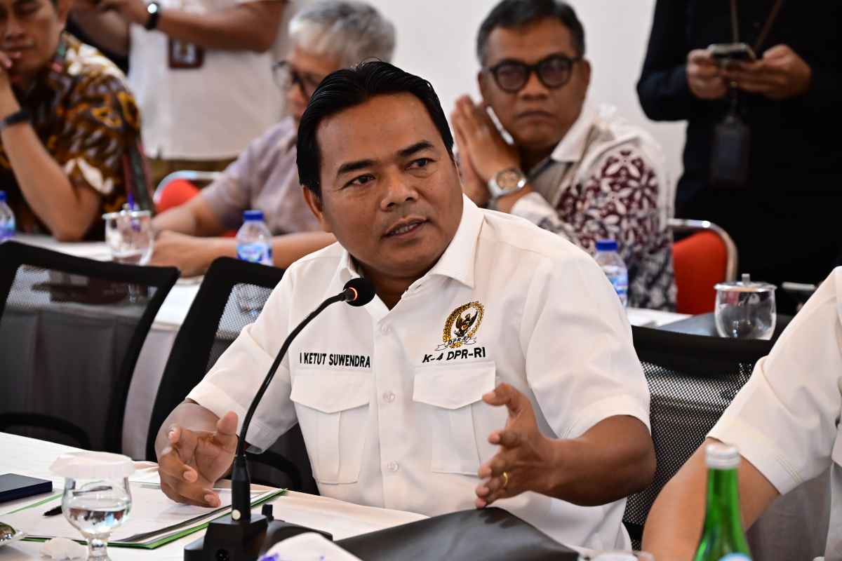 Komisi IV DPR: Nilai Karbon Jangan Berhenti di Pusat, Dana Harus Kembali untuk Jaga Hutan! Komisi IV DPR: Nilai Karbon Jangan Berhenti di Pusat, Dana Harus Kembali untuk Jaga Hutan!