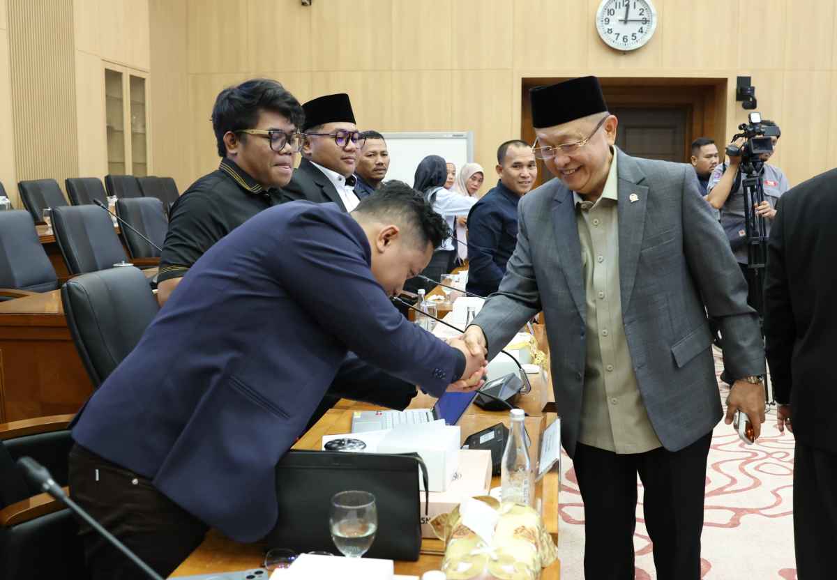 Komisi XII DPR Ingatkan Lambatnya Penanganan Aduan Warga Terdampak PT Samudera Mahkota Mas Komisi XII DPR Ingatkan Lambatnya Penanganan Aduan Warga Terdampak PT Samudera Mahkota Mas