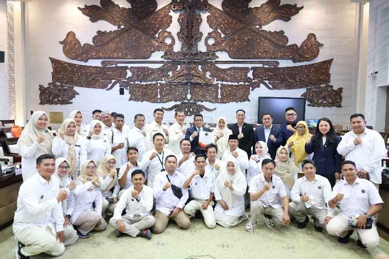 Komisi XI DPR Jamin Pemerintah Beri Sinyal Positif bagi Kesejahteraan Guru PPPK Paruh Waktu Komisi XI DPR Jamin Pemerintah Beri Sinyal Positif bagi Kesejahteraan Guru PPPK Paruh Waktu