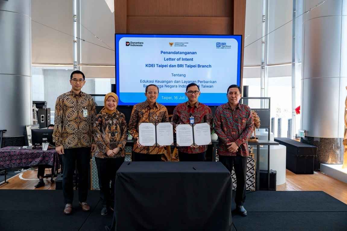 Kolaborasi BRI Taipei Branch Office dan KDEI Taipei Jalin Perluas Layanan Perbankan bagi WNI di Taiwan Kolaborasi BRI Taipei Branch Office dan KDEI Taipei Jalin Perluas Layanan Perbankan bagi WNI di Taiwan