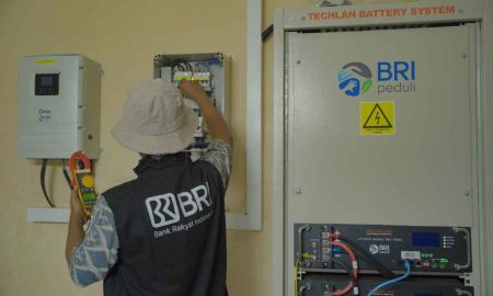 Perkuat Ekonomi Masyarakat: BRI Peduli Bantu PLTS Bagi Warga Desa Bojong, Bandung Barat
