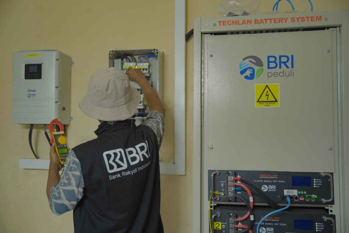 Perkuat Ekonomi Masyarakat: BRI Peduli Bantu PLTS Bagi Warga Desa Bojong, Bandung Barat Perkuat Ekonomi Masyarakat: BRI Peduli Bantu PLTS Bagi Warga Desa Bojong, Bandung Barat