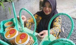 Kisah UMKM di Cimahi, Omzet Meningkat Berkat Pelatihan Sertifikasi Halal BRI Peduli
