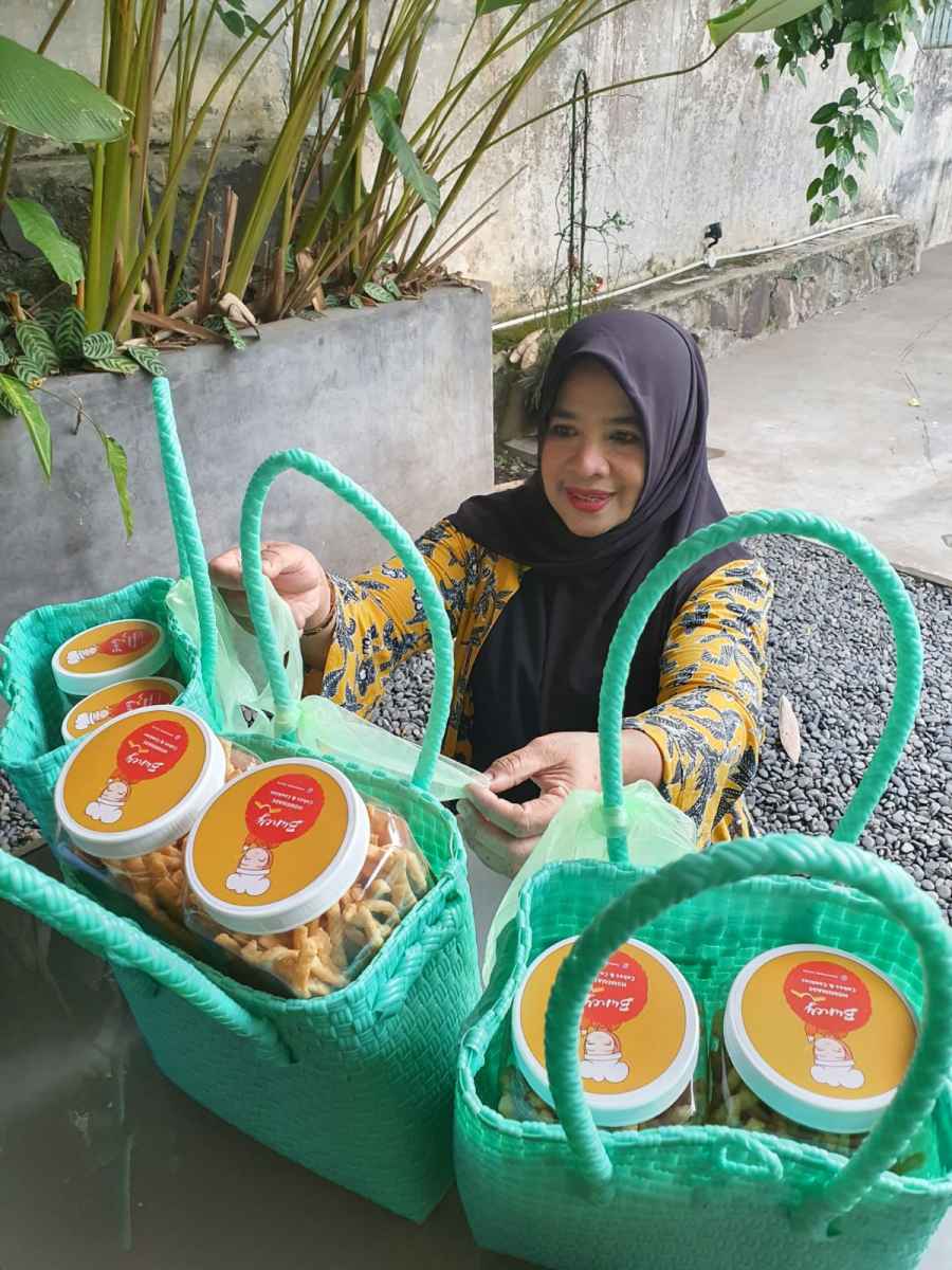 Kisah UMKM di Cimahi, Omzet Meningkat Berkat Pelatihan Sertifikasi Halal BRI Peduli Kisah UMKM di Cimahi, Omzet Meningkat Berkat Pelatihan Sertifikasi Halal BRI Peduli