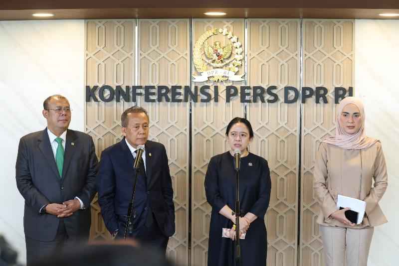 Puan Hormati Putusan MK Soal Kepala Daerah Tetap Dipilih Langsung Rakyat Puan Hormati Putusan MK Soal Kepala Daerah Tetap Dipilih Langsung Rakyat